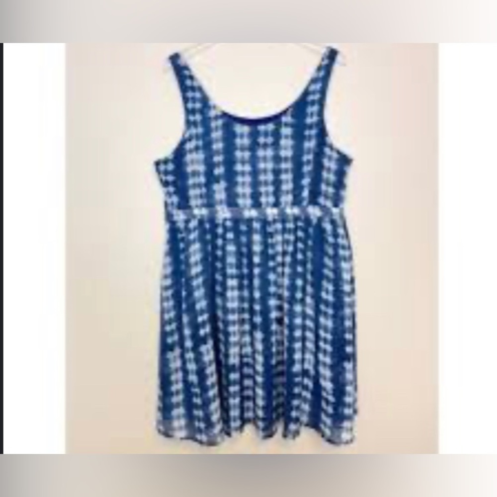EUC/ModCloth Tie Dye Rip Tide Blue Scoop Neck